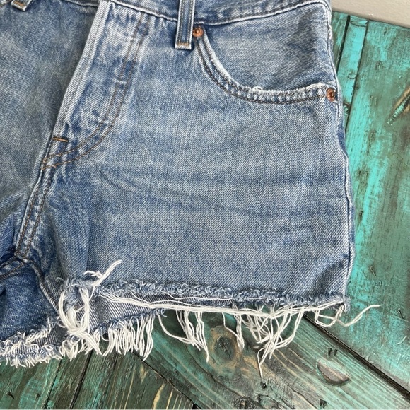 Levi’s 501 Cut off Shorts Size 25 100% Cotton Raw Hem Button Fly Clasic Festival - Picture 7 of 14